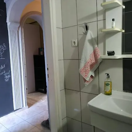 Havaalanina 7 Km Lara Plajlarina 3 Km Bahceli Ev * Antalya