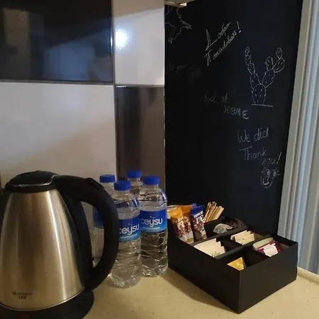 Apartamento Havaalanina 7 Km Lara Plajlarina 3 Km Bahceli Ev Antália
